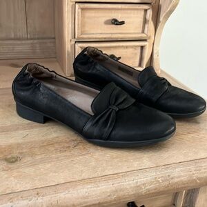 Dansko Karen Loafer Burnished Black Nubuck Leather Bow Ruching Size EU 40 9.5-10